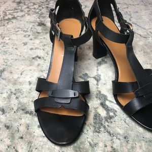 Franco Sarto Blk Leather Giada T-Strap Heels 9.5